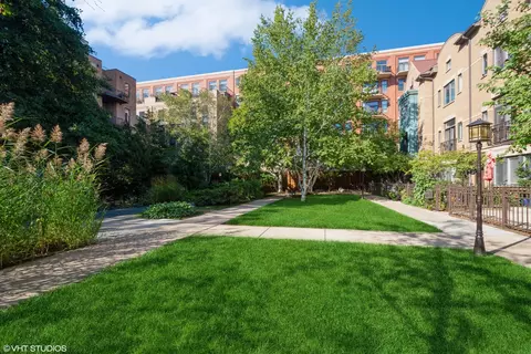 Exterior - 1248 W Monroe St, Chicago, IL 60607 photo 7 of 8