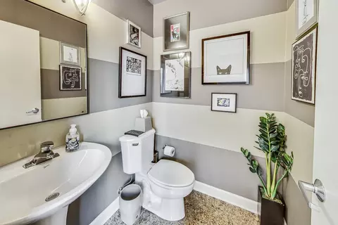 Bath - 1248 W Monroe St, Chicago, IL 60607 photo 1 of 2