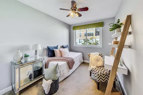 Bedroom - 1248 W Monroe St, Chicago, IL 60607 photo 4 of 4