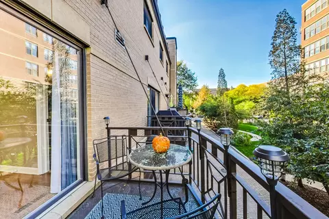Exterior - 1248 W Monroe St, Chicago, IL 60607 photo 3 of 8