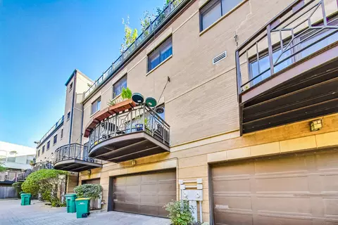 Exterior - 1248 W Monroe St, Chicago, IL 60607 photo 6 of 8