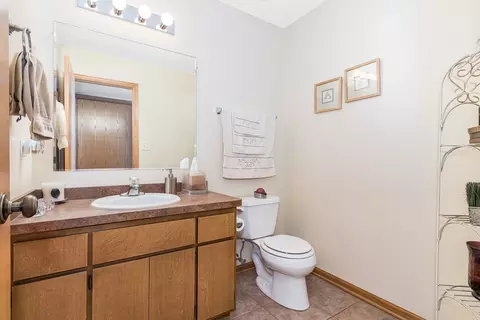 Bath - 702 Long Ridge Trl, Minooka, IL 60447 photo 3 of 3