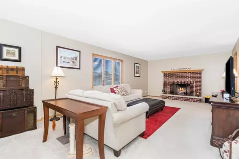 Living - 702 Long Ridge Trl, Minooka, IL 60447 photo 3 of 6