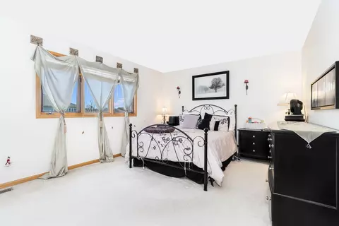 Bedroom - 702 Long Ridge Trl, Minooka, IL 60447 photo 2 of 5