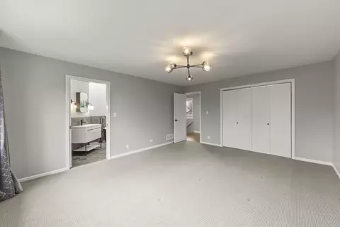 Exterior - 127 E Grantley Ave, Elmhurst, IL 60126 photo 3 of 8