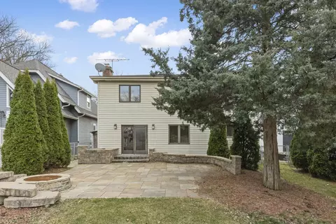 Exterior - 127 E Grantley Ave, Elmhurst, IL 60126 photo 7 of 8