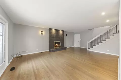 Living - 127 E Grantley Ave, Elmhurst, IL 60126 photo 4 of 4