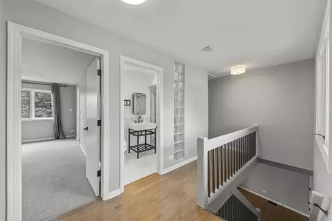 Entry Way - 127 E Grantley Ave, Elmhurst, IL 60126 photo 1 of 1