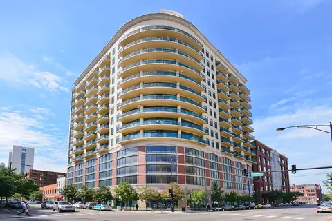 340 W Superior St #802, Chicago, IL 60654