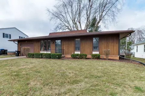 Exterior - 1230 Townley Dr, Bloomington, IL 61704 photo 2 of 12