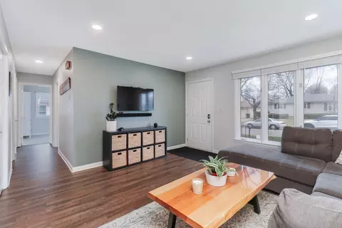 Living - 1230 Townley Dr, Bloomington, IL 61704 photo 2 of 3