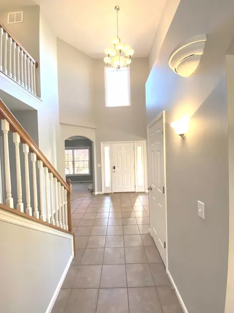 Entry Way - 1902 Vale St, Champaign, IL 61822 photo 2 of 4