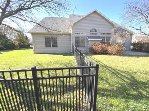 Exterior - 1902 Vale St, Champaign, IL 61822 photo 14 of 19