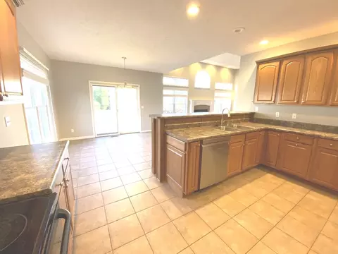 Kitchen - 1902 Vale St, Champaign, IL 61822 photo 3 of 5