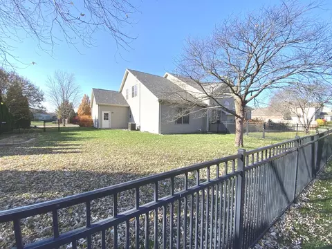 Exterior - 1902 Vale St, Champaign, IL 61822 photo 18 of 19
