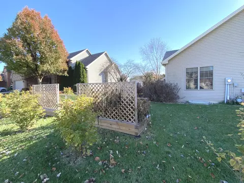 Exterior - 1902 Vale St, Champaign, IL 61822 photo 7 of 19