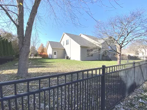 Exterior - 1902 Vale St, Champaign, IL 61822 photo 17 of 19