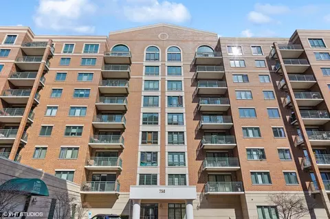 750 Pearson St #901, Des Plaines, IL 60016