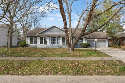 312 Yankee Ridge Ln, Urbana, IL 61802
