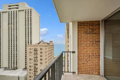 71 E Division St #1804, Chicago, IL 60610 photo 12