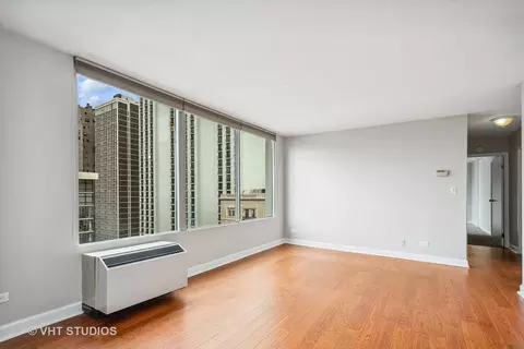 71 E Division St #1804, Chicago, IL 60610 photo 4