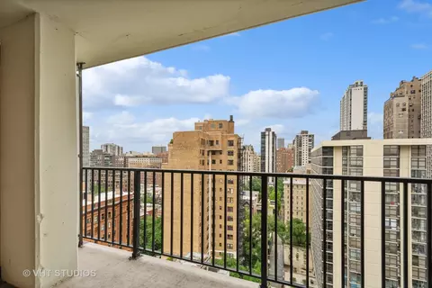 71 E Division St #1804, Chicago, IL 60610 photo 13