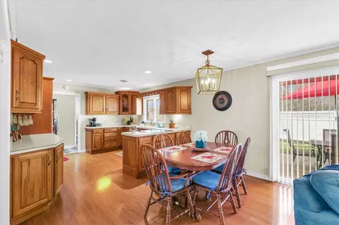 Dining - 410 E Samuel St, Assumption, IL 62510 photo 1 of 1