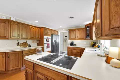 Kitchen - 410 E Samuel St, Assumption, IL 62510 photo 4 of 5