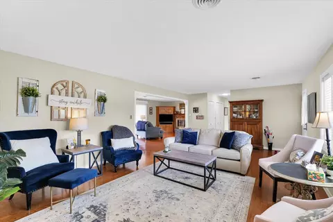 Living - 410 E Samuel St, Assumption, IL 62510 photo 2 of 6