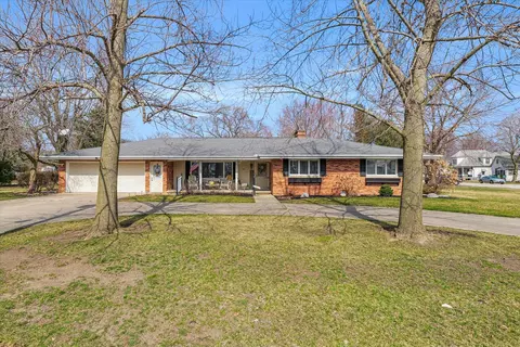 410 E Samuel St, Assumption, IL 62510