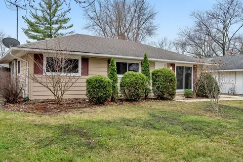 2600 Inwood Dr, Joliet, IL 60435
