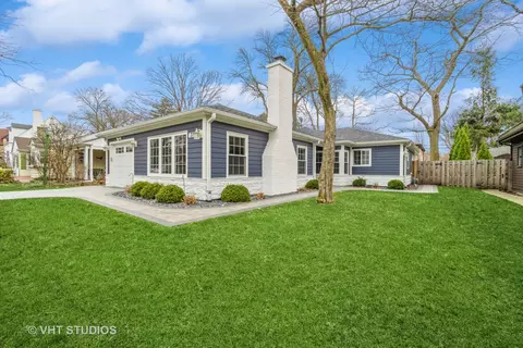 711 Hunter Rd, Glenview, IL 60025