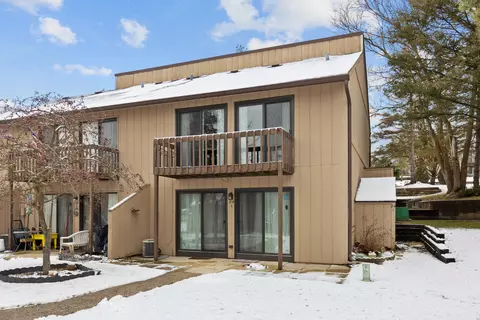 24 Jamaica Colony St #1, Fox Lake, IL 60020
