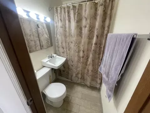 Bath - 7240 Oketo Ave, Bridgeview, IL 60455 photo 1 of 1