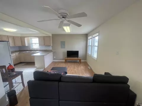 Living - 7240 Oketo Ave, Bridgeview, IL 60455 photo 3 of 5