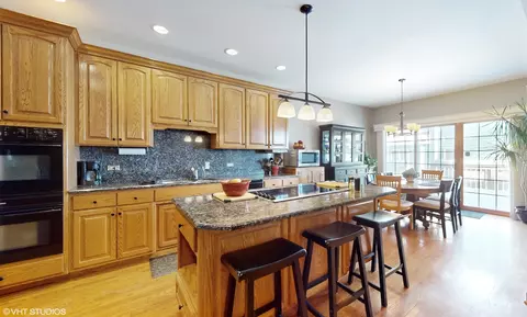Kitchen - 227 N Maple St #227, Itasca, IL 60143 photo 1 of 4