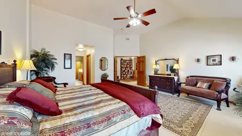 Bedroom - 227 N Maple St #227, Itasca, IL 60143 photo 2 of 5
