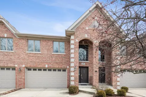 Exterior - 227 N Maple St #227, Itasca, IL 60143 photo 2 of 4