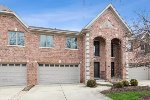 227 N Maple St #227, Itasca, IL 60143