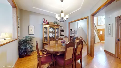 Dining - 227 N Maple St #227, Itasca, IL 60143 photo 3 of 4