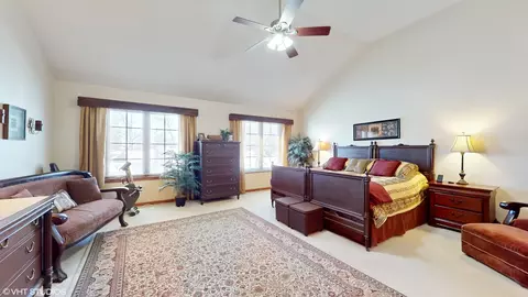 Bedroom - 227 N Maple St #227, Itasca, IL 60143 photo 1 of 5