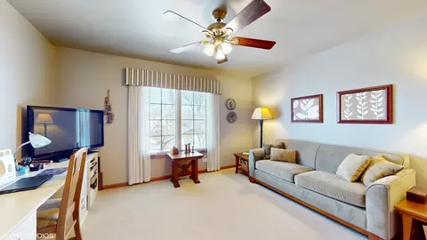Living - 227 N Maple St #227, Itasca, IL 60143 photo 4 of 6