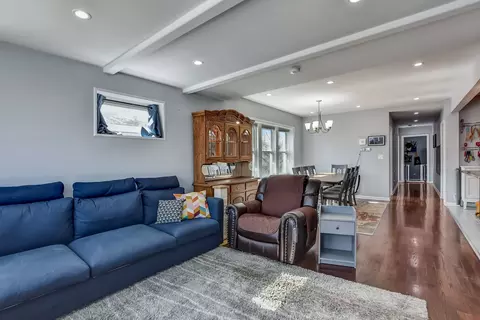 Living - 4214 Prescott Ave, Lyons, IL 60534 photo 2 of 4