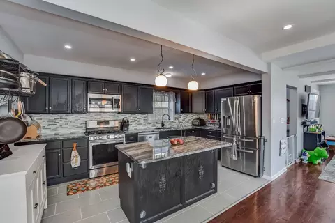 Kitchen - 4214 Prescott Ave, Lyons, IL 60534 photo 2 of 5