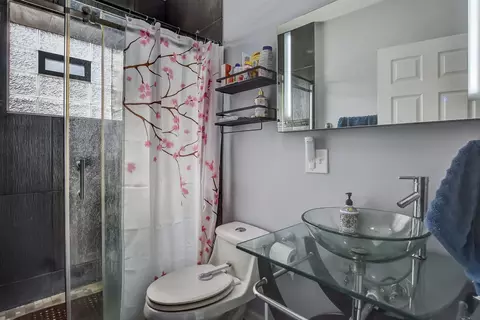 Bath - 4214 Prescott Ave, Lyons, IL 60534 photo 1 of 3