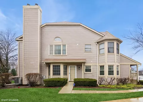 3240 N Carriageway Dr, Arlington Heights, IL 60004