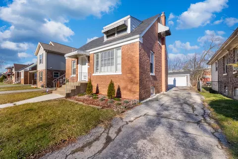 220 E 141st St, Dolton, IL 60419 photo 2