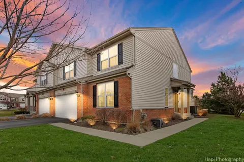 785 Spencer Ln, Lake Zurich, IL 60047