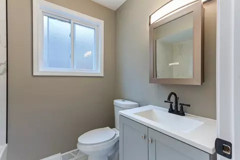 Bath - 10002 S Normal Ave, Chicago, IL 60628 photo 2 of 2