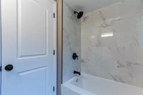 Bath - 10002 S Normal Ave, Chicago, IL 60628 photo 1 of 2